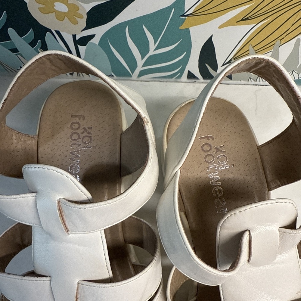 Koi Footwear White Strappy Chunky Heel Platform Sandal Size 8 - Picture 5 of 10